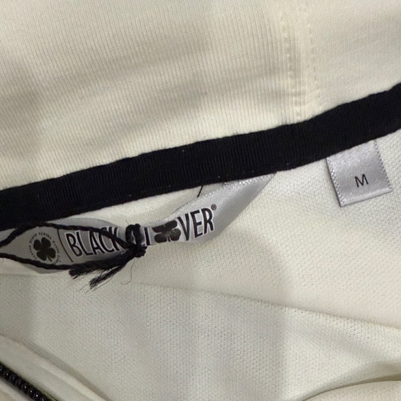 Black Clover Men's White Short Sleeve Hoodie - Picture 5 of 5